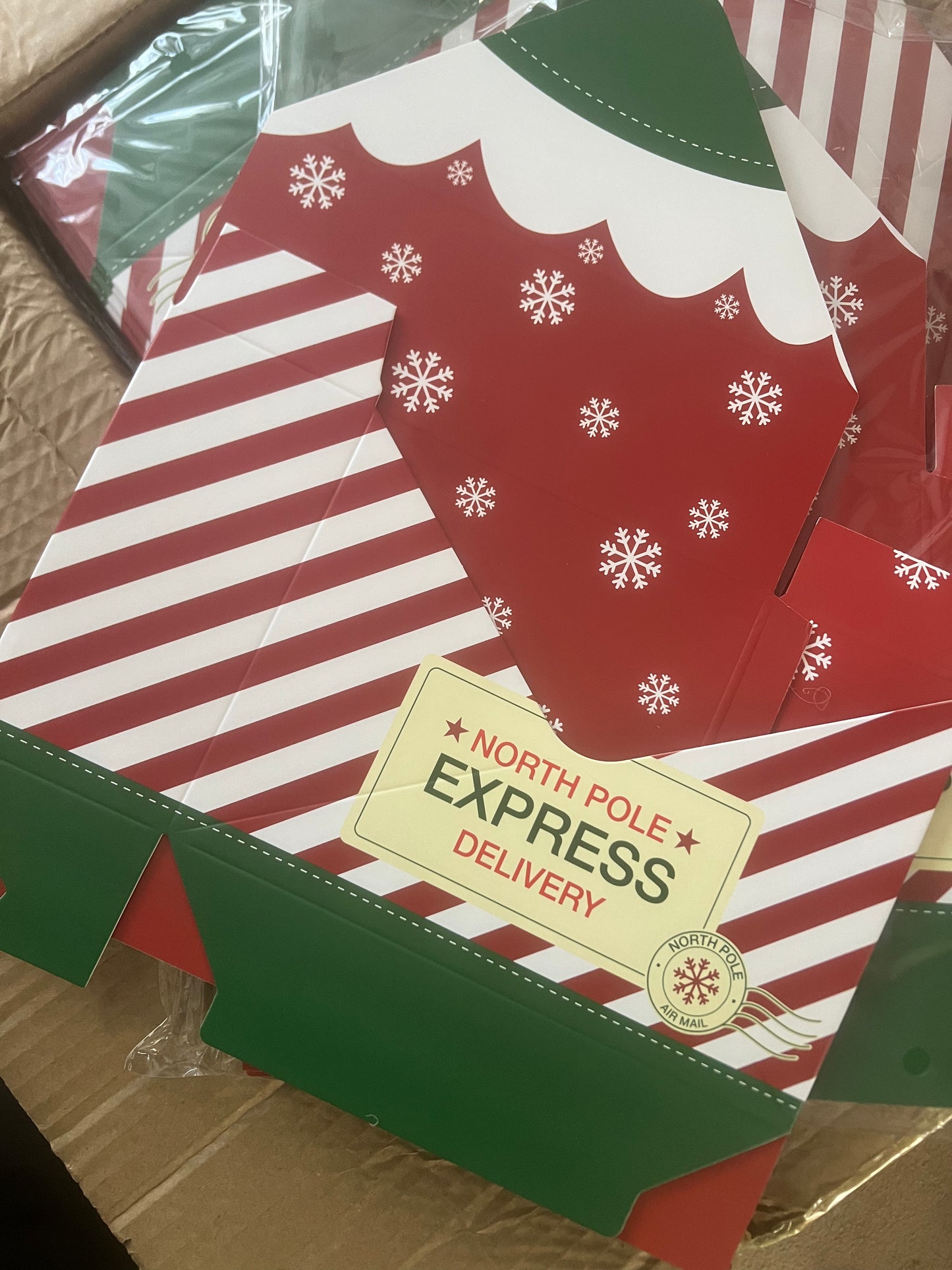 Elf arrival kit - - cannot be sent by large letter postage